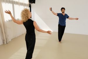 סדנאות תנועה למטפלים, תנועה טיפולית, קורס לאבאן-בארטנייף, תנועה לילדים, תנועה התפתחותית, שיטת לאבאן, תנועה לקשיי קשב וריכוז, איכויות התנועה על פי לאבאן, מילכה לאון, תנועה כדרך ביטוי, תנועה ורגש